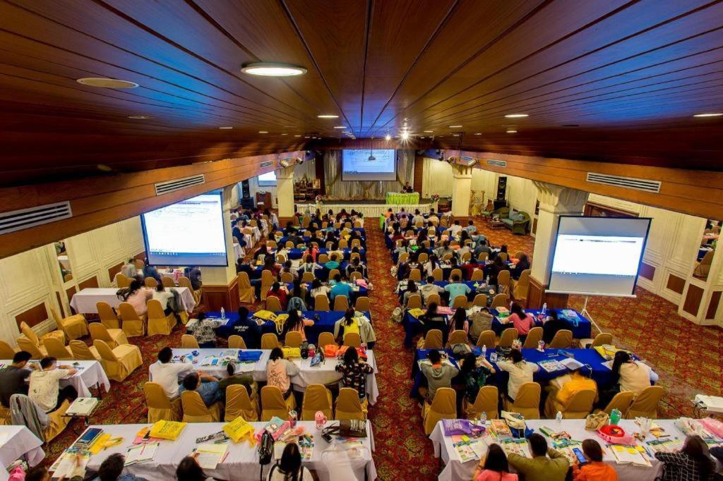 Pailyn Phitsanulok Hotel Exterior foto
