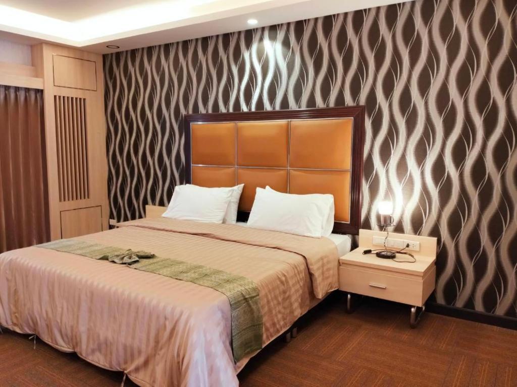 Pailyn Phitsanulok Hotel Exterior foto